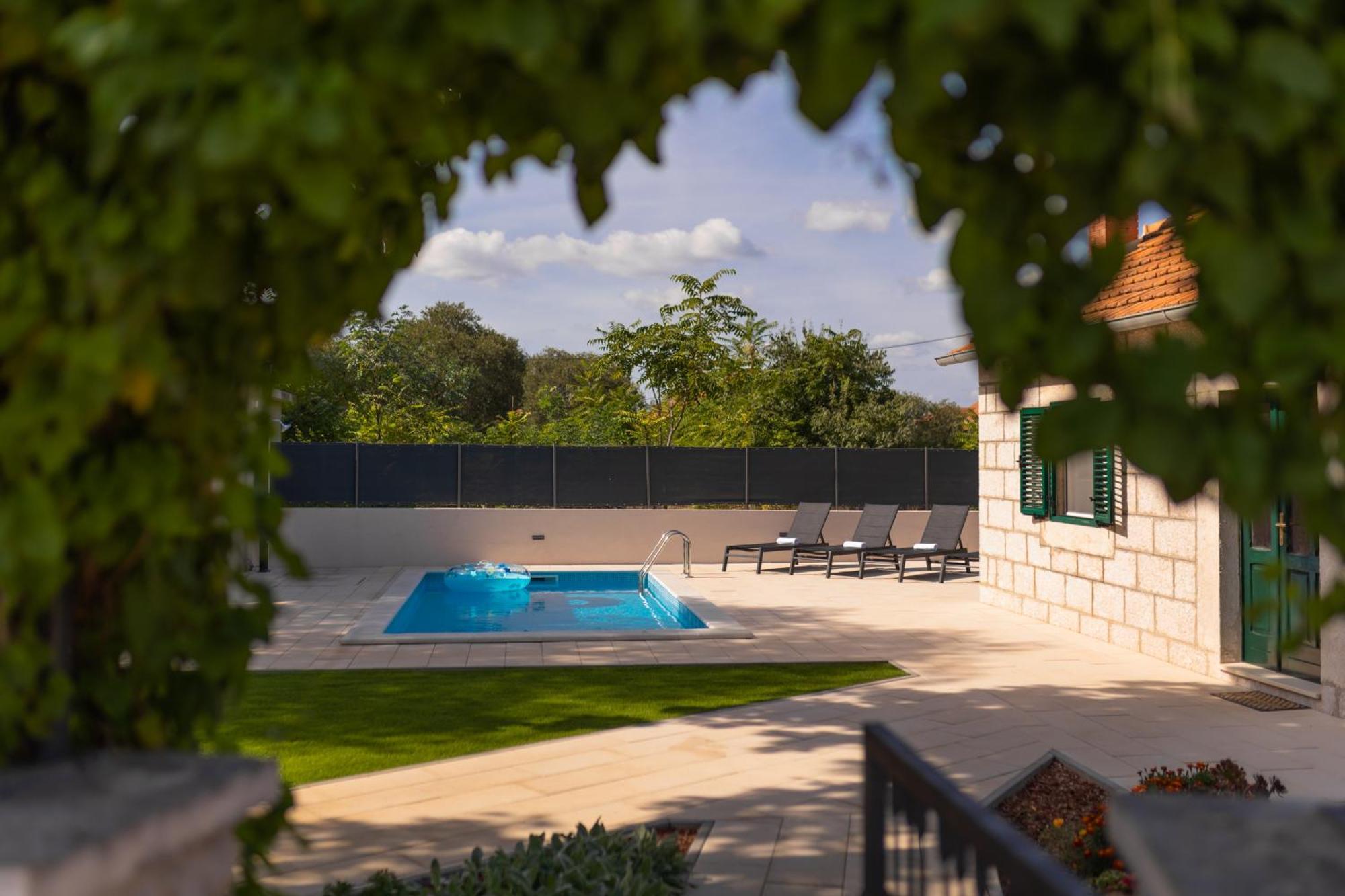 Experience Village Life - Jokini Dvori With Private Pool Pakovo Selo ภายนอก รูปภาพ