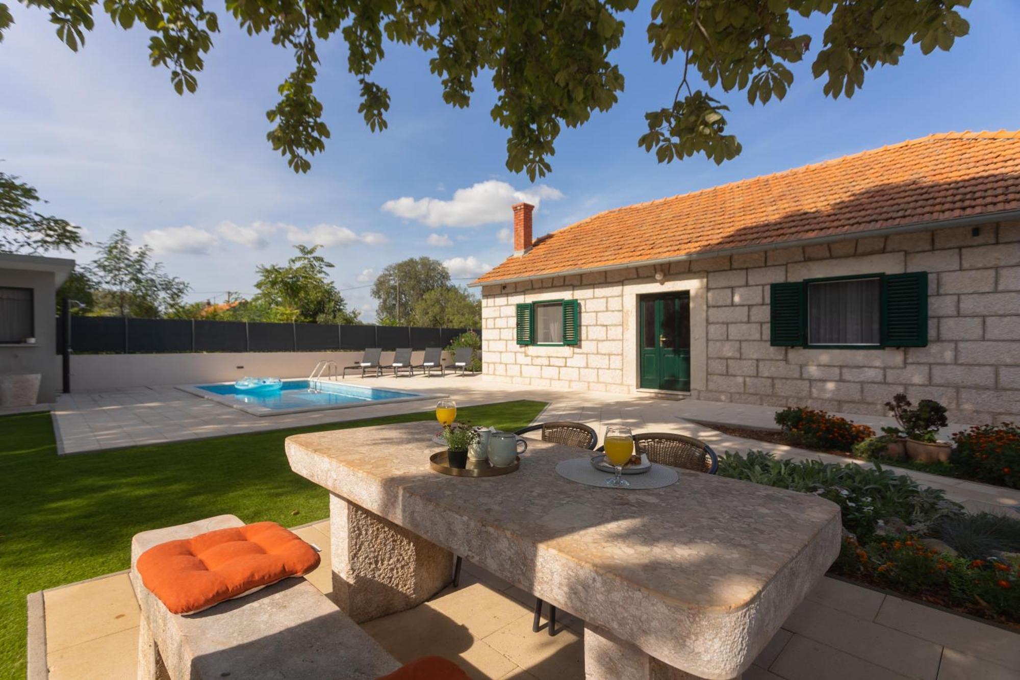 Experience Village Life - Jokini Dvori With Private Pool Pakovo Selo ภายนอก รูปภาพ